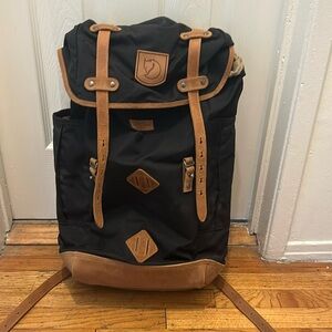 Large Fjallraven Rucksack - black